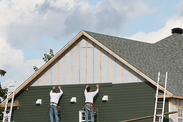 Professional Emergency Siding Repair technician working in Castalia, NC